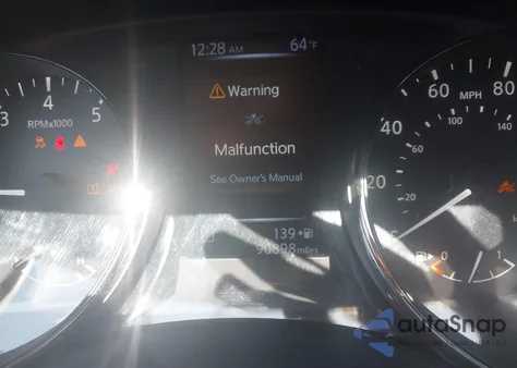 2018 Nissan Rogue Sport S z USA, uszkodzony, nr VIN JN1BJ1CPXJW500768